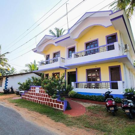 Lobo'S Guesthouse Cavelossim Ngoại thất bức ảnh