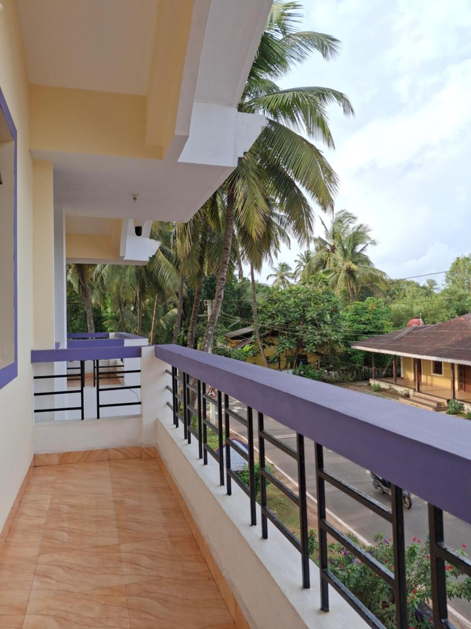 Lobo'S Guesthouse Cavelossim Ngoại thất bức ảnh